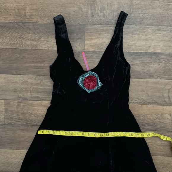 Unif Size Extra Small Rhianne Dress NWT Black Velvet Midi Rose Whimsygoth Vampy - Picture 9 of 15